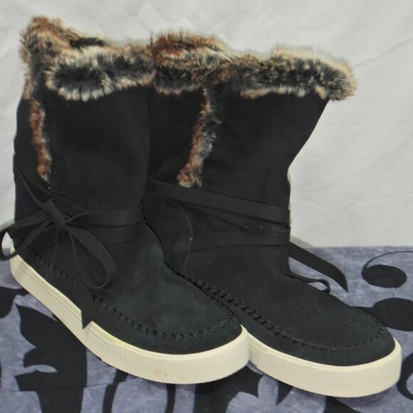NWOT Black Leather Tom's Faux Fur Snow Boots - Picture 3 of 13